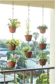 Unglaubliche Kleine Balkon Garten Ideen 46 Kleiner Kleiner In 2020 Vertikaler Garten Diy Hangepflanzen Balkon Dekor
