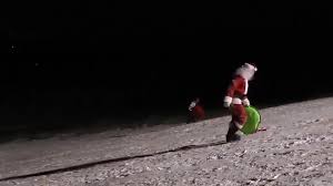 Les plus grands fous rires des jeux télé, le plus drôle de vos séries préférées et le meilleur de quotidien avec yann barthès. Le Grand Betisier De Noel