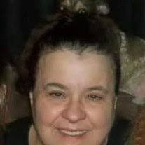 Lori Gossett's Instagram, Twitter & Facebook