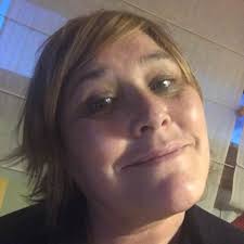 LO ABSOLUTO NO EXISTE: ESCRITORES SINGULARES-45: ADELA TORRES