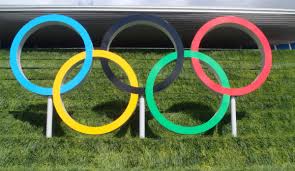 El comité organizador de los juegos olímpicos de parís 2024 ha divulgado este lunes a través de su cuenta de twitter el logotipo oficial del evento. Simbolos Olimpicos Olimpismo