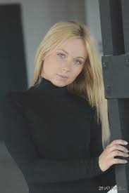 Free Porn Pics of Lina Napoli enjoys sensual foot fetish sex with muscular  boy - MyPornstarBook.net