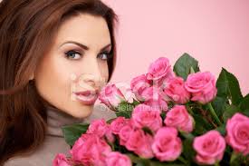 Photo de stock de Femme Magnifique Avec Un Bouquet De Roses