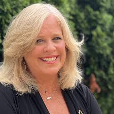 Introducing our 2025 Grand Marshal Suzanne Murphy Sullivan!  #theparadethatcaresandshares🍀