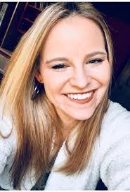 Melissa Cahill's Instagram, Twitter & Facebook