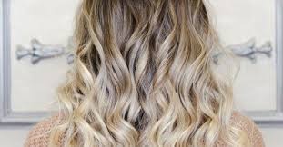 Scandi Waves So Gehen Lassigen Locken Ganz Easy Frisuren Locken Machen Und Frisuren Fur Die Arbeit