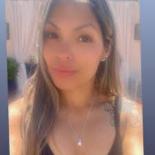 Question/Help! My daughter is having 6 couples in her quinceañera court. On  the day of the event, everyone will meet at our house, then we'll head to a  park for photos, and