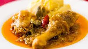 Muamba de galinha gets its unique flavor from red palm oil. Comida Angolana Muamba De Galinha Com Funge Como Preparar Youtube