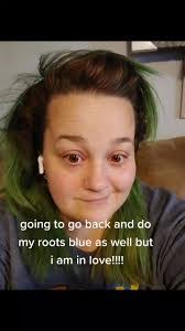 Dina Maddox's Instagram, Twitter & Facebook