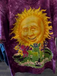 Who makes UV reactive Bob Weir and Jerry Garcia shirts?