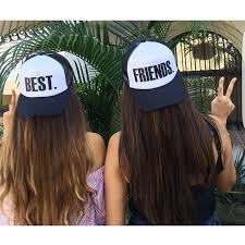 Comparte Con Tu Mejor Amiga El Dia De La Mujer Gorras 2 15 Bff Outfits Best Friend Outfits Best Friend Couples