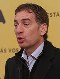 1 agosto, 2021 el gobierno puso en marcha 30 líneas de créditos para pymes por 225 mil millones; Diego Santilli Wikipedia