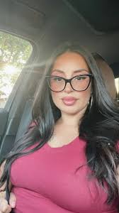 Antoinette (@nothingbutnette_)