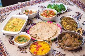 How To Make Keema Aloo Mutter Turka Daal Pilau Rice And Roti Https Www Buzzfeed Com Amnasal How To Make K Indian Food Recipes Healthy Eating Recipes Food