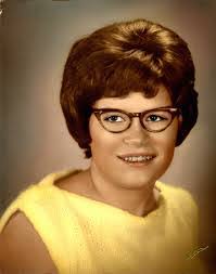 Lori Otten's Instagram, Twitter & Facebook