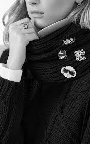 Maybe you would like to learn more about one of these? Caccia Al Knit Karl Kit Per Lavorare La Lana Ispirandosi A Karl Lagerfeld Vanityfair It Karl Lagerfeld Stilisti Vanity Fair