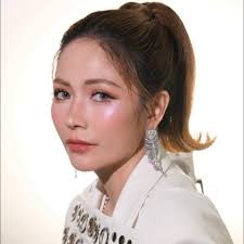 Kambal, Karibal: Episode 144 (Part 1 of 4)  https://bit.ly/KambalKaribalFullEpisodes 'Kambal, Karibal' tells the story  of twins Crisanta and Criselda. Unfortunately, Criselda dies because of a  rare disease and remains a spirit that