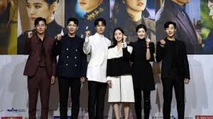 Akan disiarkan menerusi slot akasia tv3 bermula 12 ogos, setiap isnin hingga jumaat pukul 7 malam. Spoiler Episode 8 The King Eternal Monarch Tayang Nanti Malam