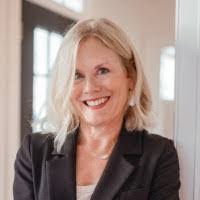 Aimee Rush's Instagram, Twitter & Facebook