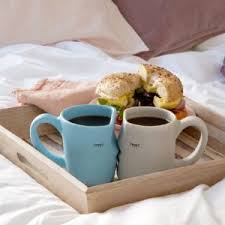 What makes the best gift to celebrate a wedding anniversary? 10 Sweet Sentimental Anniversary Gift Ideas For Couples Edible Blog