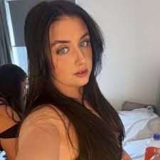 Bethany Allison (@bethallis0n)