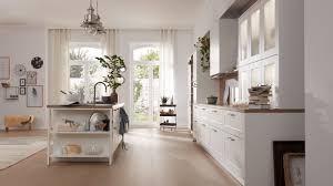 So Modern Kann Tradition Aussehen Die Interliving Kuche Serie 3002 Jetzt Online Entdecken Landhauskuche Kuche Kuche Landhauskuche Haus Kuchen Landhausstil