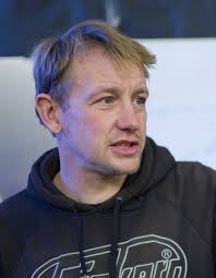 Seit die eheschliessung ans licht gekommen ist, wird jenny curpen mit negativen reaktionen überhäuft. Peter Madsen Wikipedia
