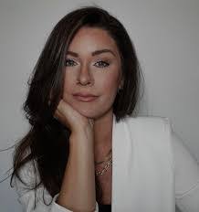 Lisa Humiston's Instagram, Twitter & Facebook