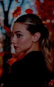 Cassie Rowan's Instagram, Twitter & Facebook