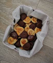 Mini Schweinsohrchen Mit Schokolade Wiewowasistgut Com Rezept Lecker Backen Lecker Schweineohren