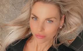 She is an actress, known for thuis (1995), het geslacht de pauw (2004) and w817 (1999). Tanja Dexters Neemt Erg Ingrijpende Beslissing Ik Had Dood Kunnen Zijn Nieuws365