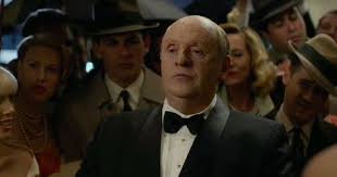 Hitchcock de film, passend genaamd hitchcock, vertelt het liefdesverhaal van alfred hitchcock in de prent vertolkt sir anthony hopkins alfred hitchcock, duikt scarlett johansson in de rol van. Hitchcock Trailer Anthony Hopkins Helen Mirren And Scarlett Johansson Remake The Making Of Psycho