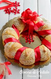 In tutto ciò pongo la persona al centro dei suoi desideri. Ghirlanda Di Pane Per Natale Dolcissima Stefy Pane Natale Alimenti Di Natale Cibo Natalizio