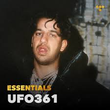 Frag deine bitch, bin schon seit jahr'n ihr favourite artist (ja, ja) Ufo361 Essentials On Tidal