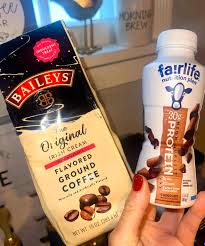 Hello everyone 👋 lets active in sunday and make funday 💛💜🧡💚 #photo  #postoftheday