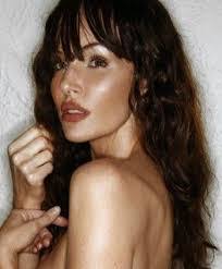 Gin Cooley's Instagram, Twitter & Facebook