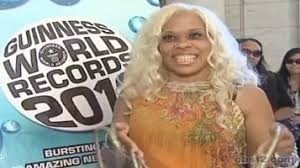 She can even use a smartphone to send text messages. Guinness Book Of World Records Longest Fingernails Popsugar Beauty