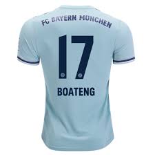 The coutts world credit card appears in boateng's trademark imperial purple, designed to communicate a new modernity and supreme elegance. Pin On Bayern Munchen