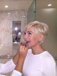 25 New Platinum Blonde Short Hair Pics Short Hairstyles Short Hair Balayage Short Blonde Hair Thick Hair Styles