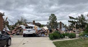 Thunderstorms tore through the chicago area on sunday night after the national weather service reported a 'confirmed large and extremely dangerous tornado' near woodridge, illinois. 2dityapsxn4tam