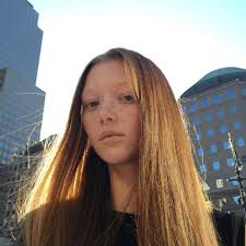 Punya kakek perhatian ya gini ni! How Model Sara Grace Wallerstedt Stole The Show At Proenza Schouler Vogue