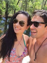 Após queda de monomotor, namorada do piloto faz depoimento emocionado em  redes sociais