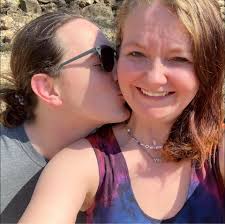 Iranian American Roya Shariat and her mother Gita Sadeh found fame