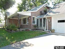 This 2247 Square Foot Single Family Home Has 4 Bedrooms And 1 5 Bathrooms It Is Located At 2810 Carlisle Rd York Pennsylva Fenced In Yard Carlisle Zillow