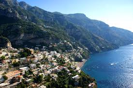Positano is a village and comune on the amalfi coast, in campania, italy, mainly in an enclave in the hills leading down to the coast. Positano Holiday Home Amalfi Ferien De