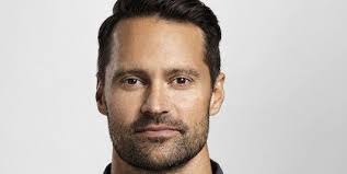 Jeffrey Snively's Instagram, Twitter & Facebook