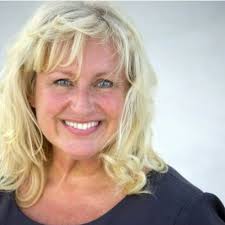 Tack för i år! 🙏🏻😊 Tar tillfället i akt att prata lite om det jag  brinner för, där väldigt mycket handlar om hur... -Hur man filmar och  skapar social videos. -Hur man