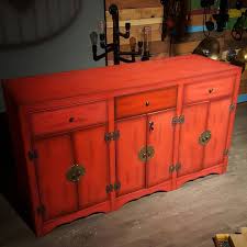 Kirmizi Konsol Konsol Evdekorasyonu Ahsapmobilya Masifmobilya Kirmizi Eskitmemobilya Icmimarlik Tasarimmobilya Mobilya Ev Dekorasyonu Halilar