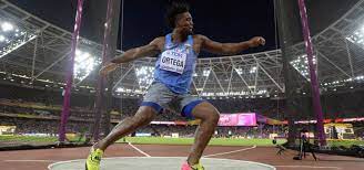 En la victoria de este martes del mauricio, su capitán gerardo suero fue el más copioso anotador con 29 puntos, acompañado del debutante refuerzo norteamericano william daniels con 19 tantos y cinco rebotes, juan miguel suero aportó 16 unidades, seis capturas y repartió seis. Colombiano Mauricio Ortega Rompe El Record Sudamericano En El Disco Con 70 26m