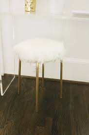 Diy Ikea Hack White Fur Stool Ikea Teppich Ikea Hocker Diy Hocker